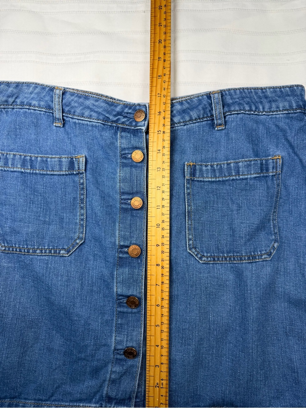 GAP Denim Mini Skirt Size 33 Medium Wash Button Front Y2K Utility Casual Classic - Picture 8 of 11